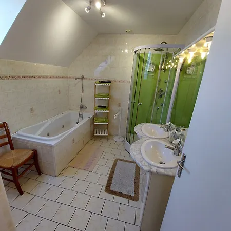 Les Salles بيت ضيافة بوفوار