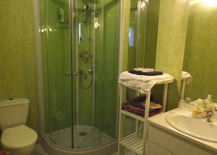 シャンブル レ サレ ゲストハウス ボーヴォワール