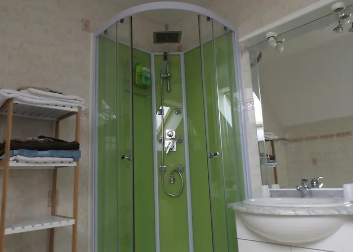 シャンブル レ サレ 3* ボーヴォワール